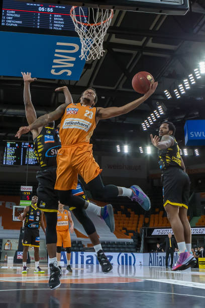 德天空：切尔西准备为西蒙斯提供一份为期六年的合同