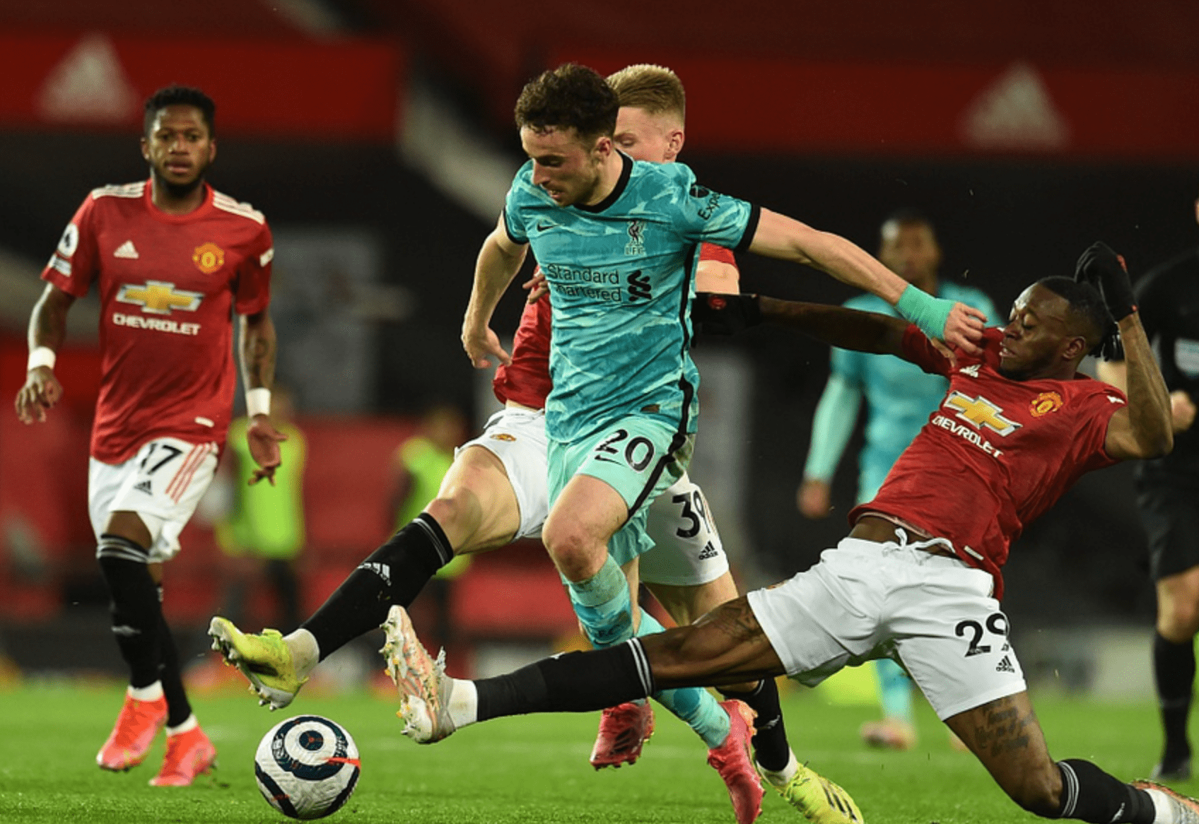 尼科-威廉斯：佩德里仿佛后脑勺长了眼睛.