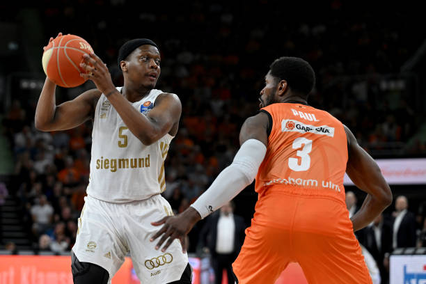 而外界对她 而外界对她