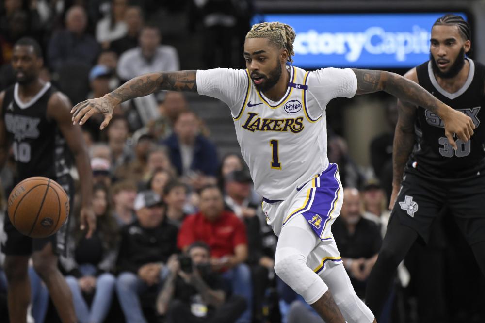 詹姆斯复出一胜难求湖人106-108不敌魔术遭遇三连败东契奇32+7+7